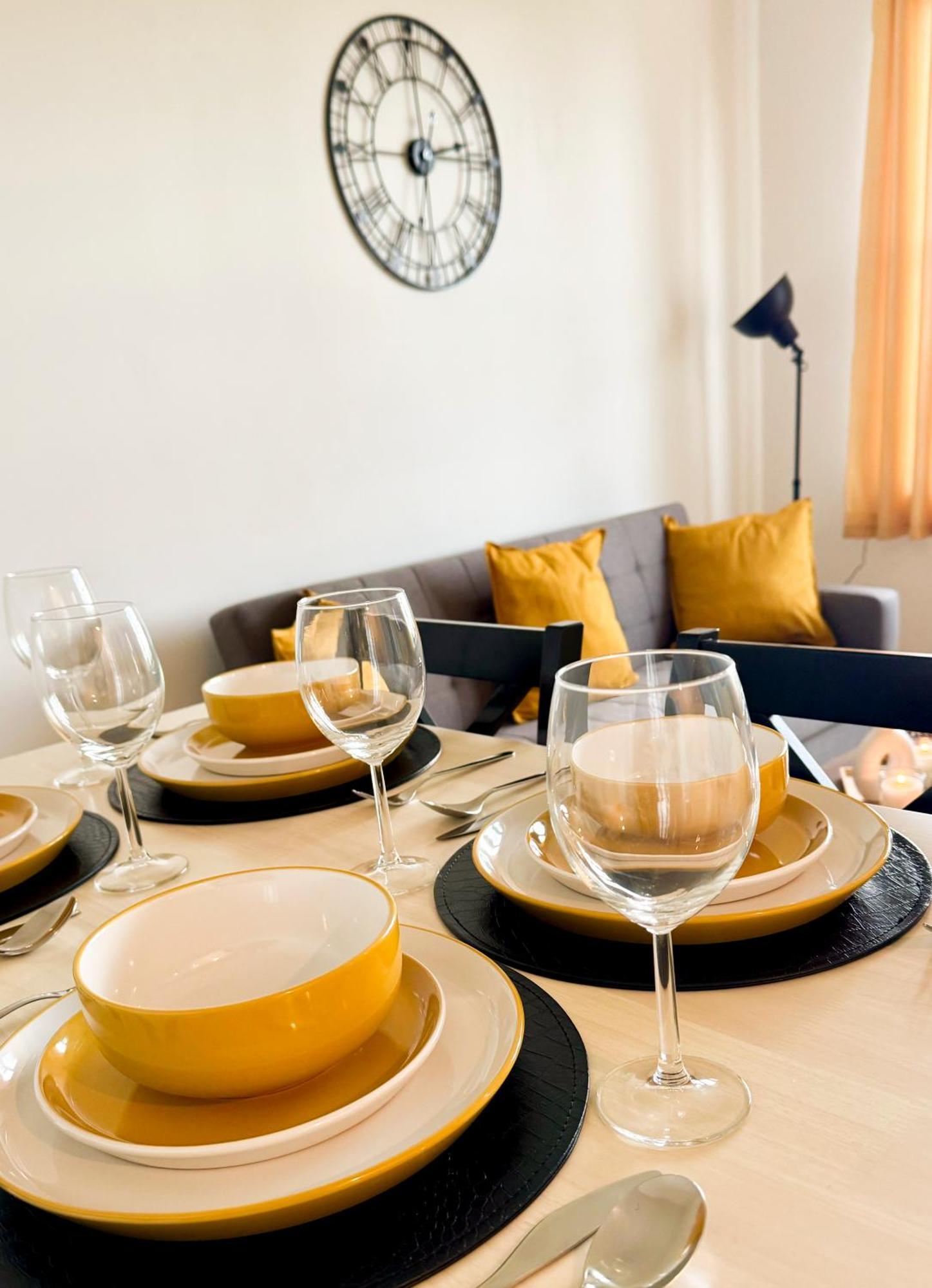 Quantum Modern 2 Bedroom With Free Parking Apartamento
